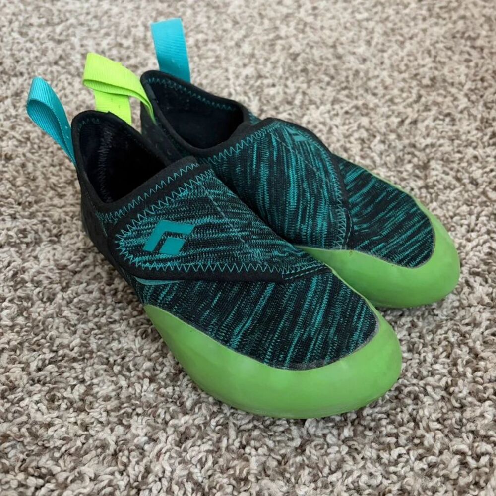 Size 4 / Kids Rock Climbing Shoes